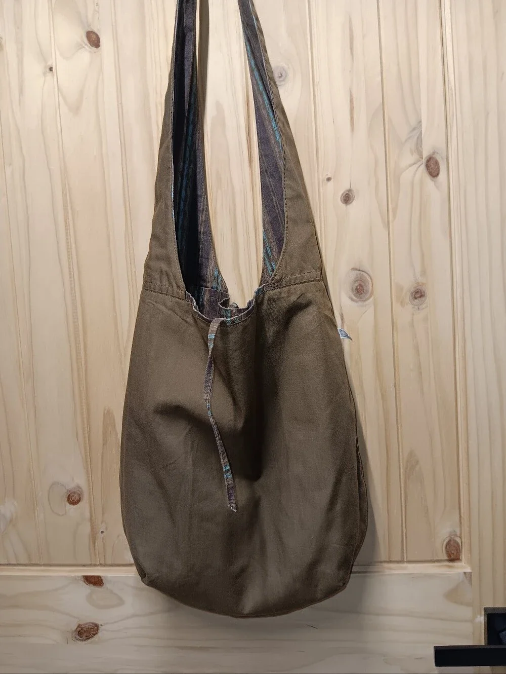 Universal Threads Boho Crossbody Hobo Bag NWOT